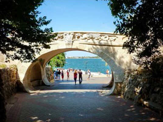 Нюренберг Амшей Маркович. Пейзаж с мостом (Арка влюбленных в Севастополе)